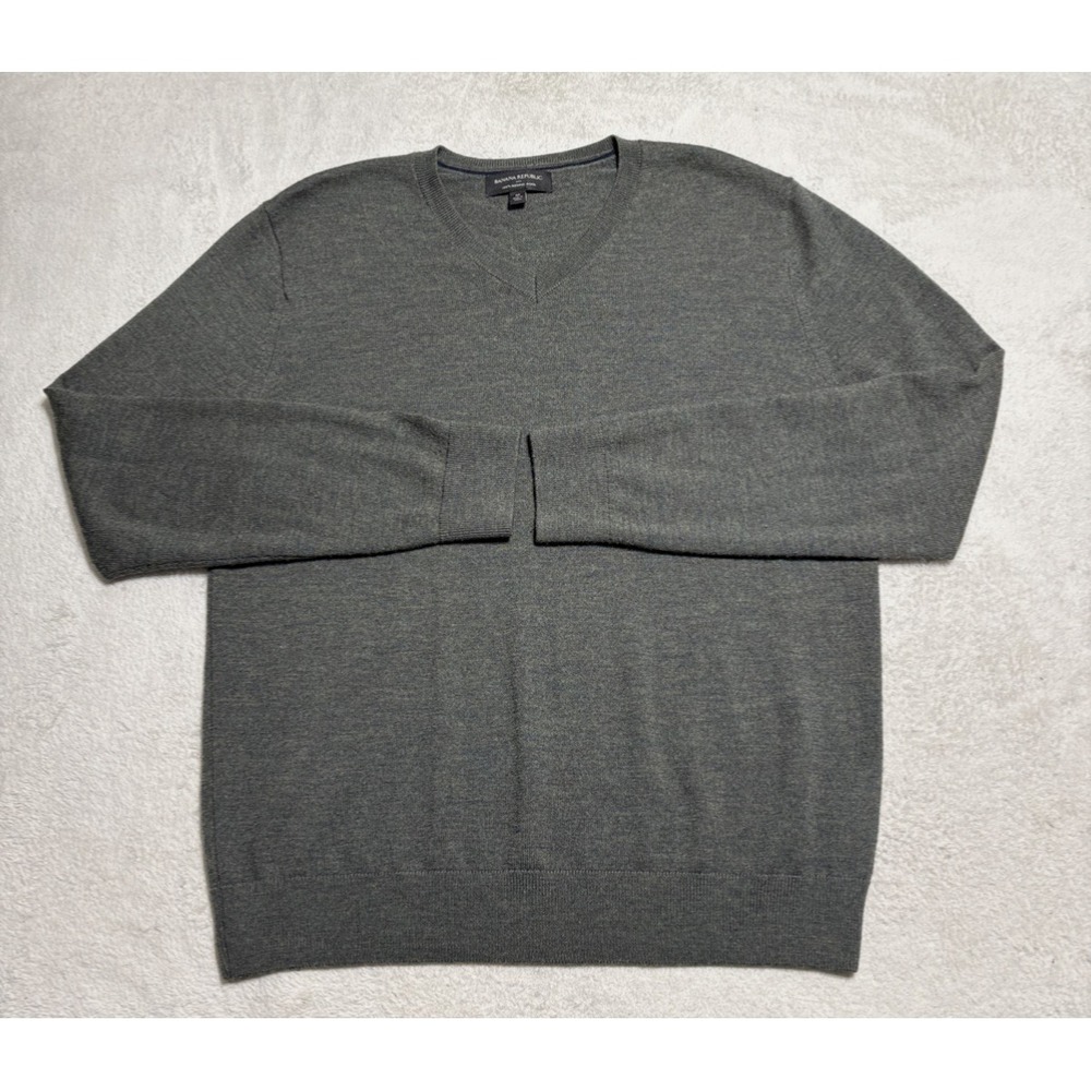 Banana Republic Merino Wool Sweater Men's Size Medium Green V Neck Pullover